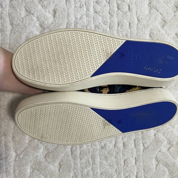 Blue spot Rothy’s sneakers 9.5 - Picture 2 of 3